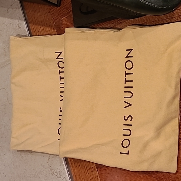 Men's Louis Vuitton Damier Sneakers - Picture 14 of 16